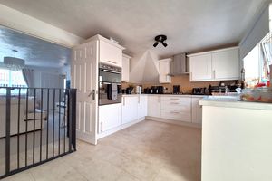 Kitchen- click for photo gallery